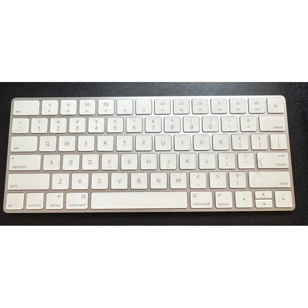 Apple Magic Keyboard Bluetooth A1644 Wireless Keyboard tested & Working-‎ Silver